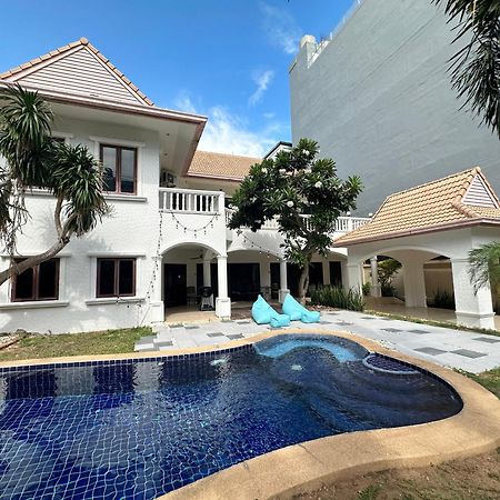 Blooming Hill Boutique Suites Pattaya Extérieur photo