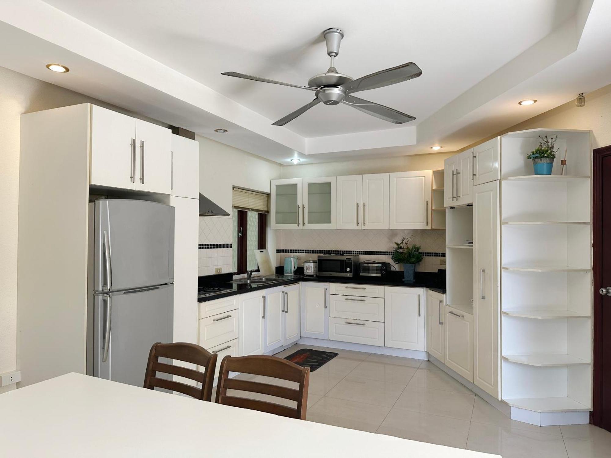 Blooming Hill Boutique Suites Pattaya Extérieur photo