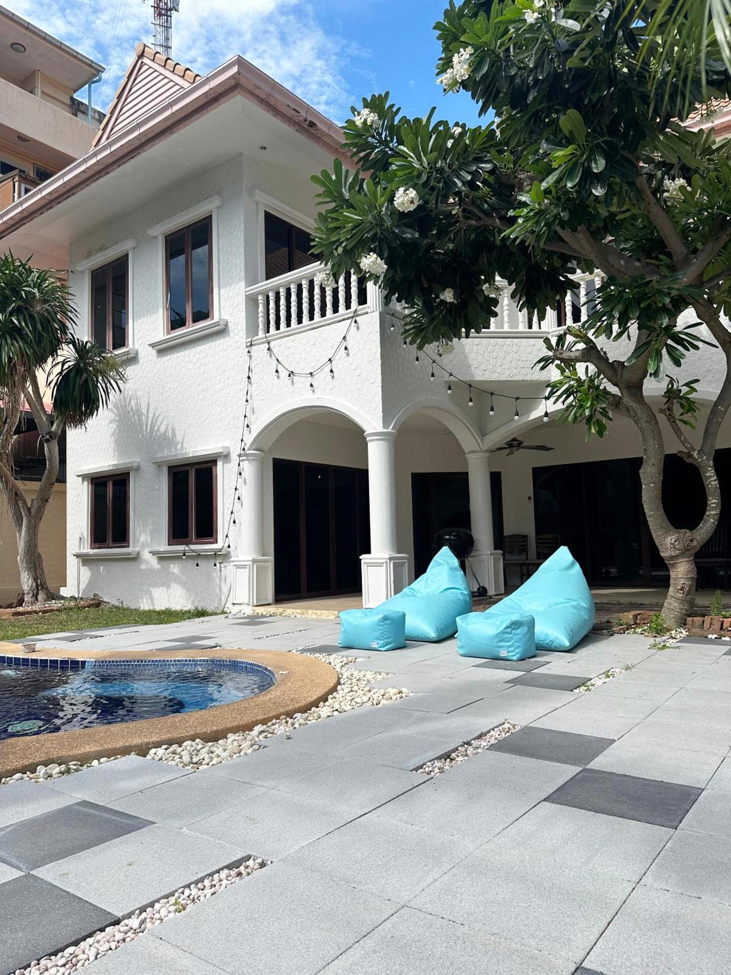 Blooming Hill Boutique Suites Pattaya Extérieur photo